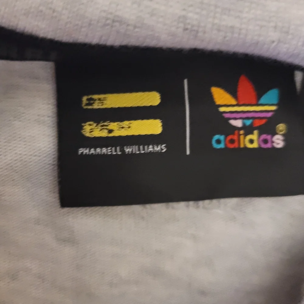 Adidas/Pharrell Williams Collab S/S sweatshirt
